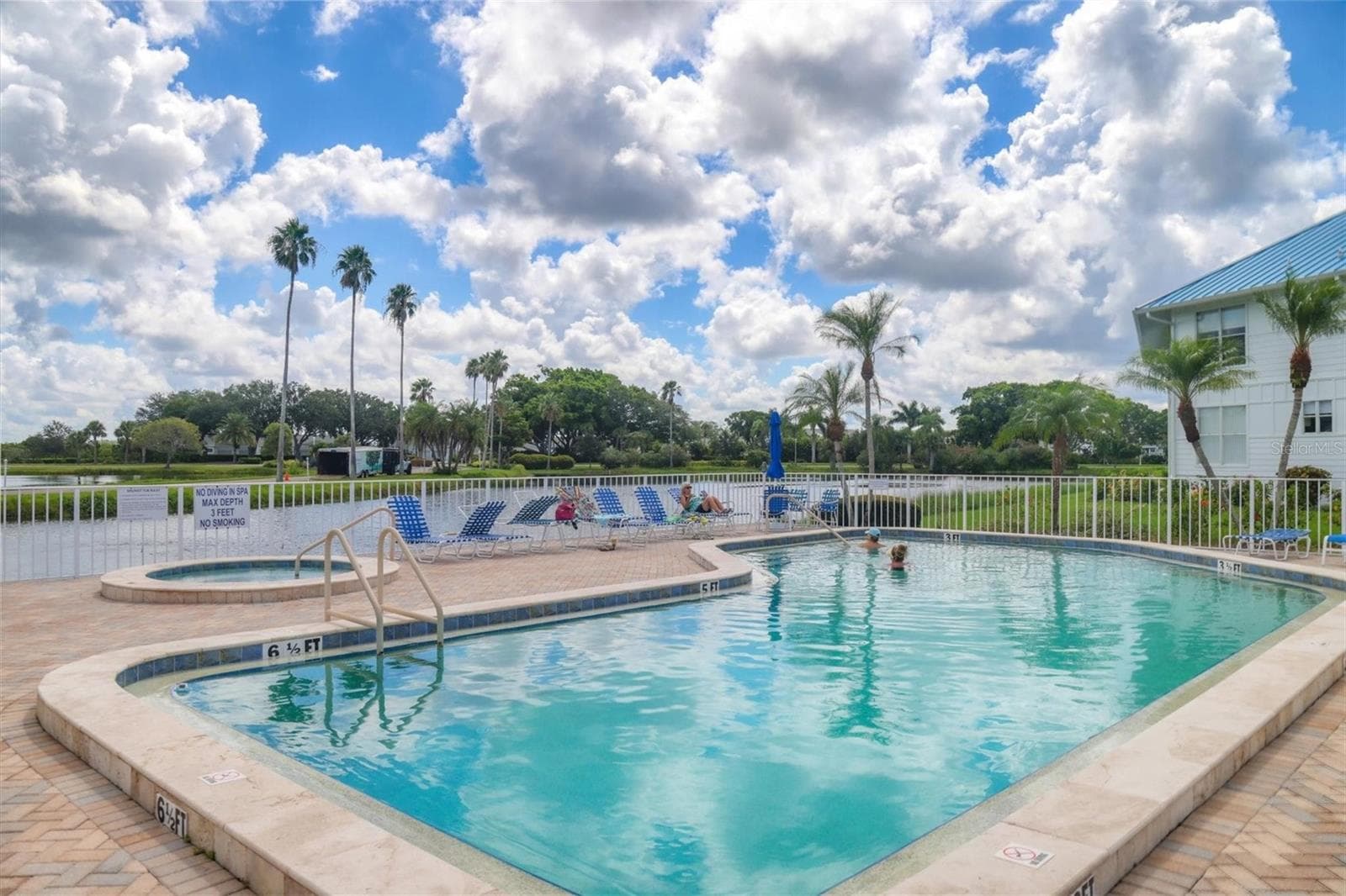 Condominium at 879 AUDUBON DR #879, BRADENTON, photo 43 of 64