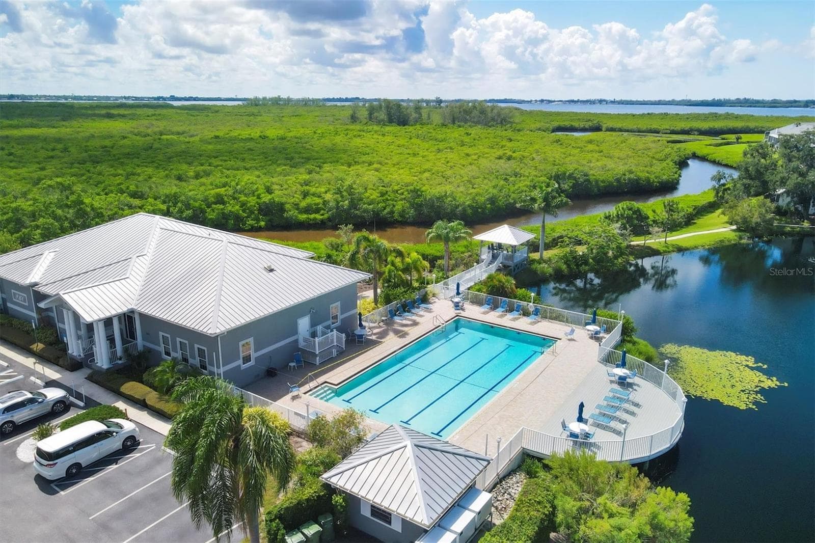 Main pool and club house - 879 AUDUBON DR #879, BRADENTON