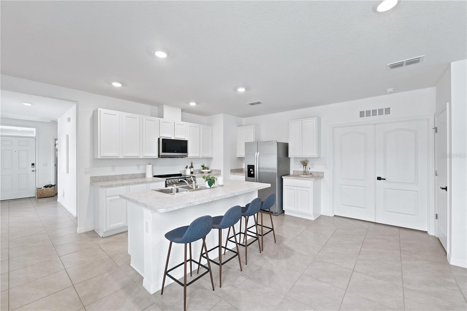 Single Family Residence at 2733 REDDISH EGRET BND, HARMONY, photo 6 of 39