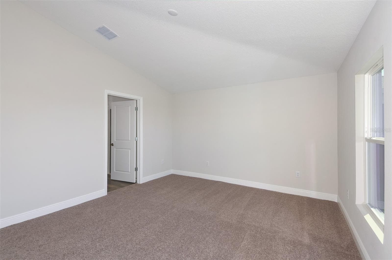 Single Family Residence at 6087 SW 97TH PL, OCALA, photo 5 of 26