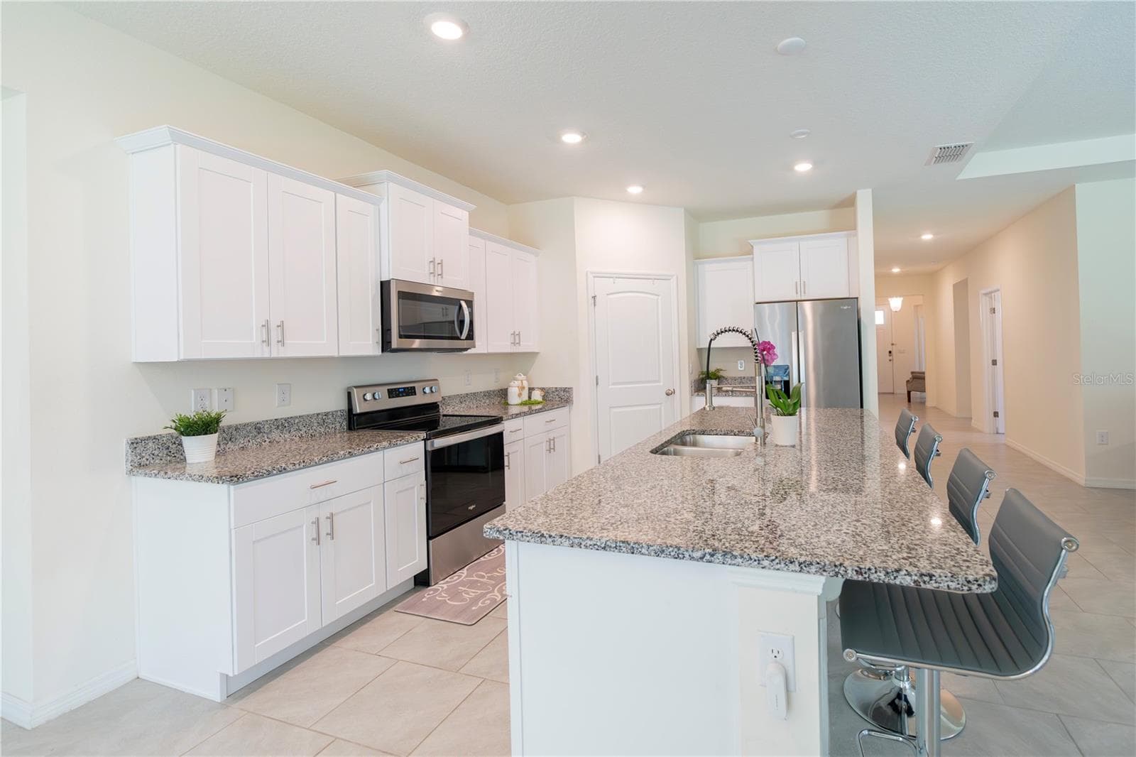 Single Family Residence at 1624 BARBERRY DR, KISSIMMEE, photo 6 of 42