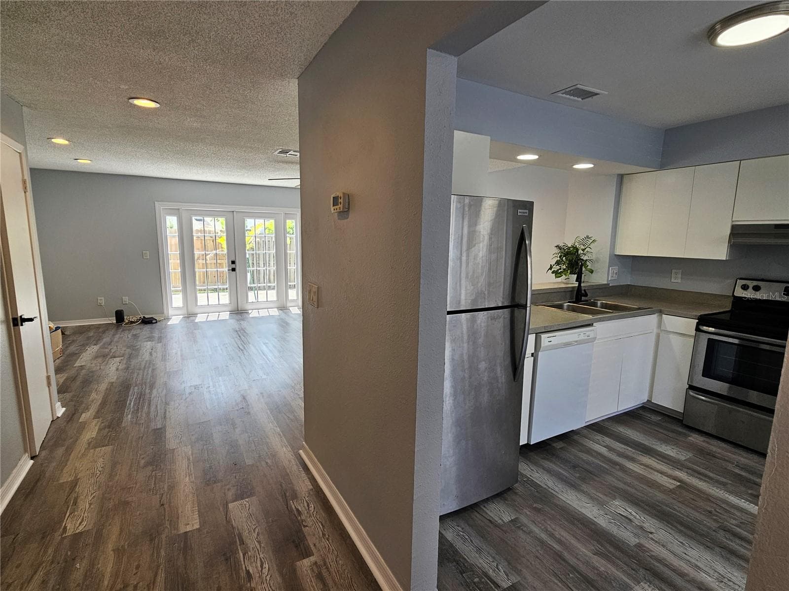 Townhouse at 13817 STONE MILL WAY, TAMPA, photo 4 of 20