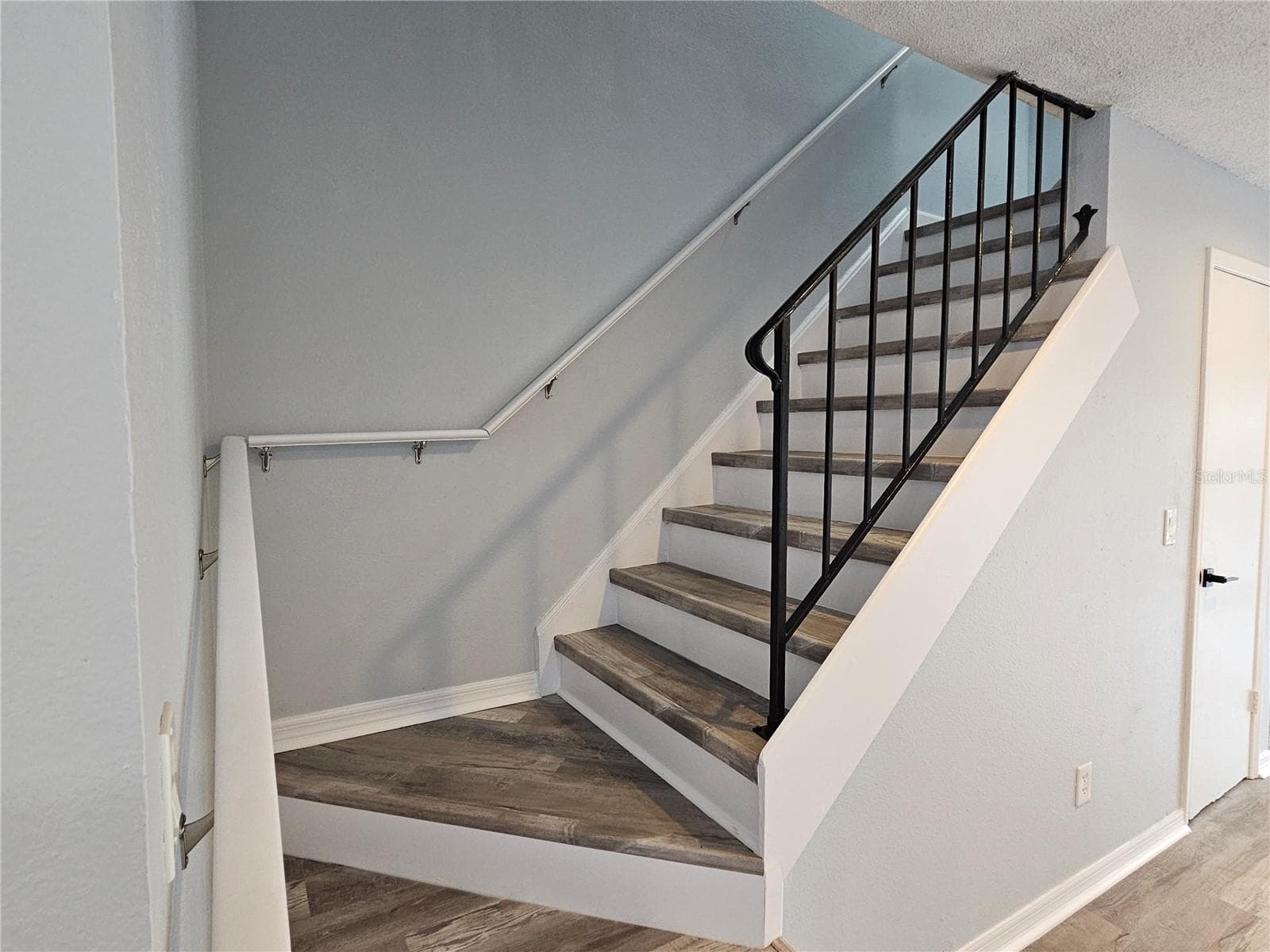 Townhouse at 13817 STONE MILL WAY, TAMPA, photo 10 of 20