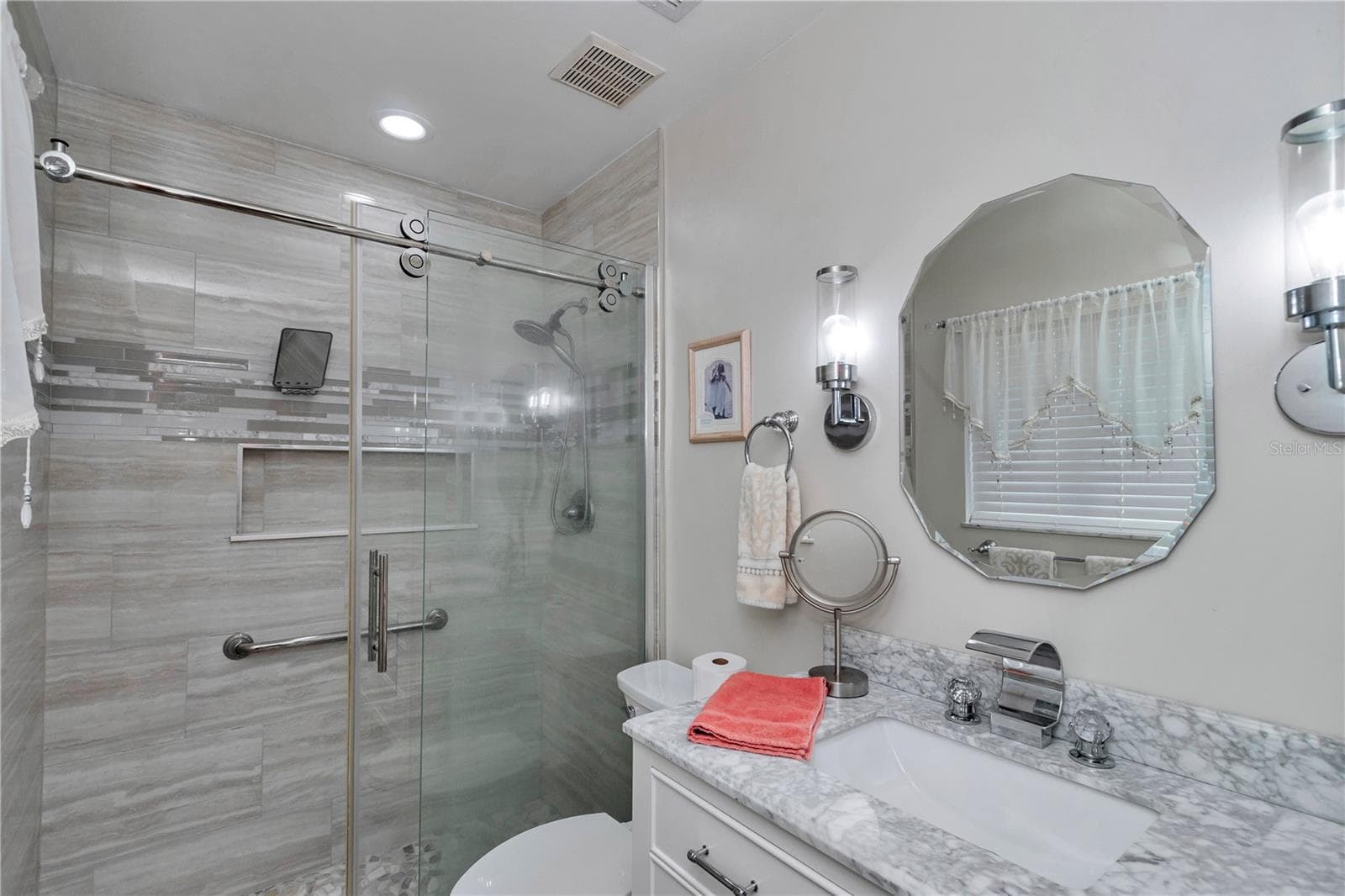 Primary Bathroom - 1111 HICKORY RD, OCALA