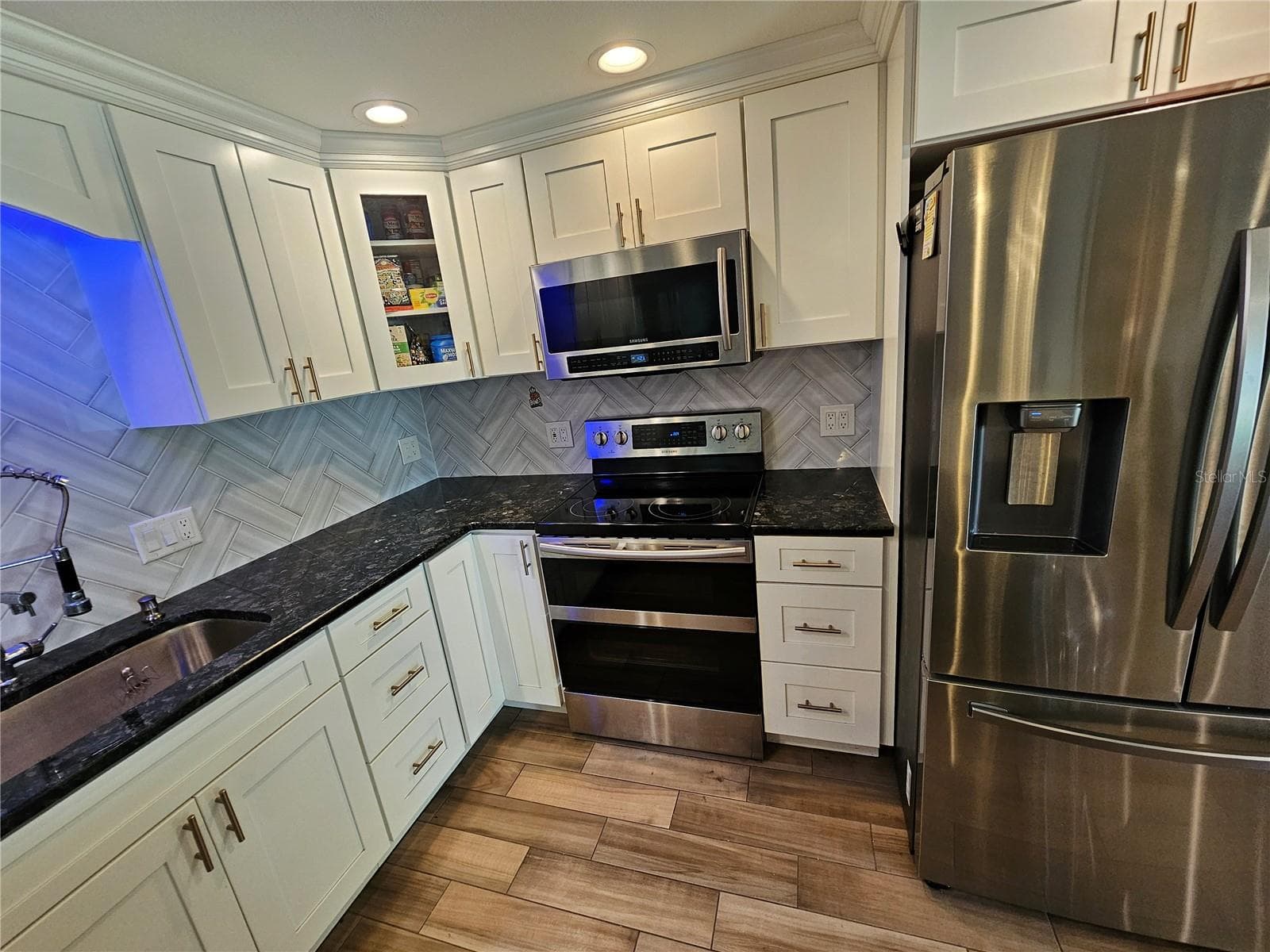 Single Family Residence at 5650 BITTERSWEET DR, HOLIDAY, photo 8 of 38