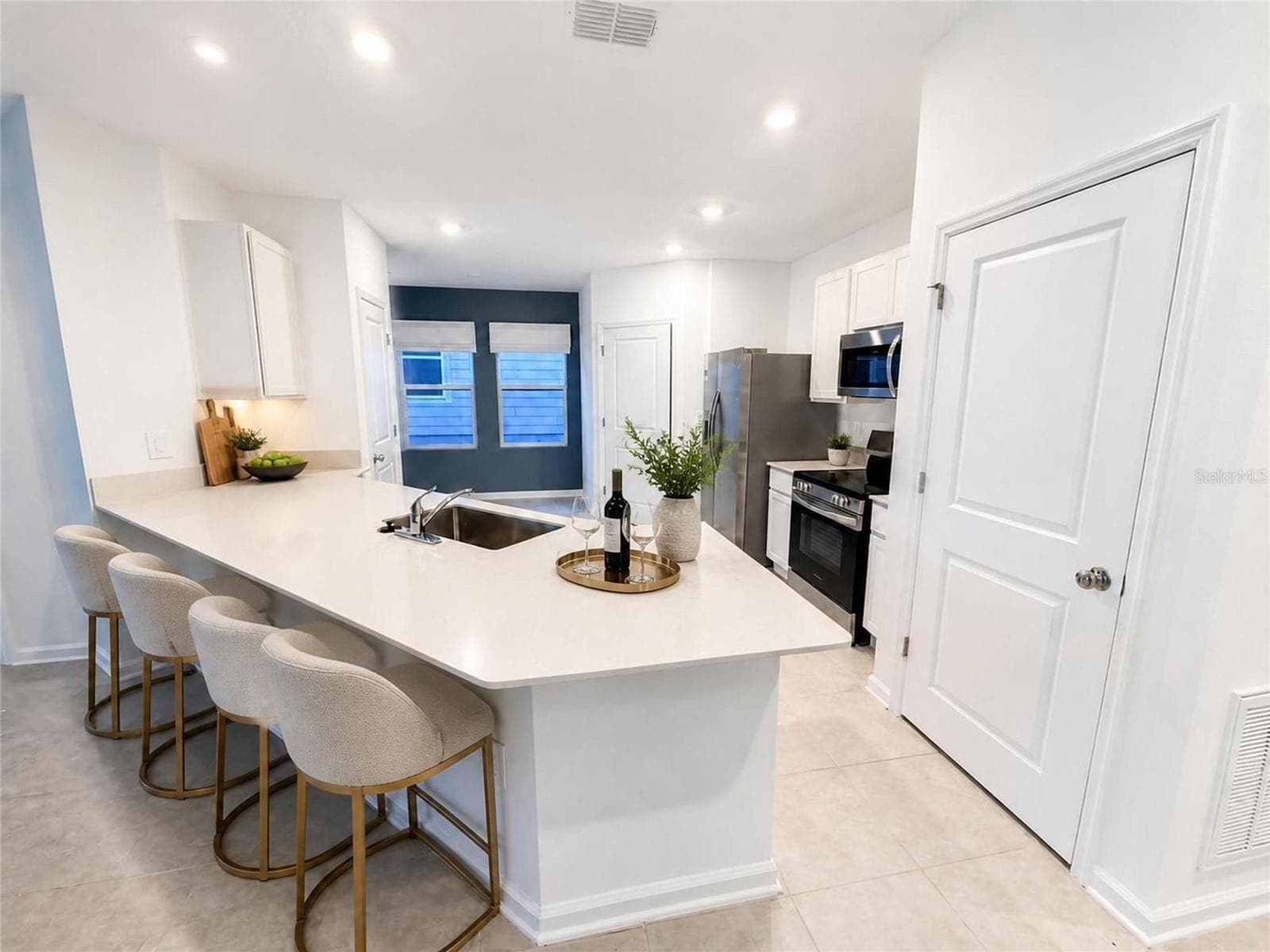 Kitchen - 187 PUMA LOOP, GROVELAND