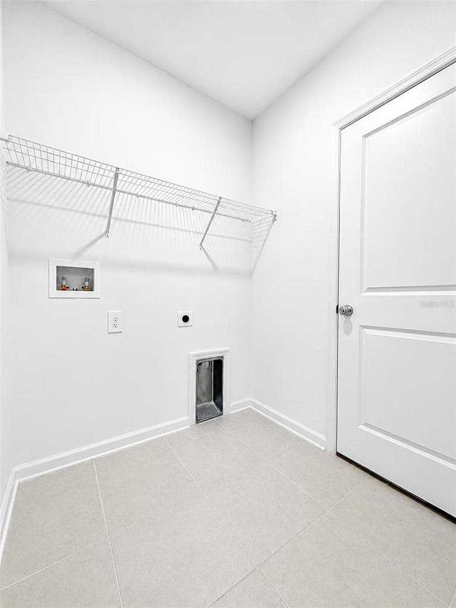 Main Laundry - 187 PUMA LOOP, GROVELAND