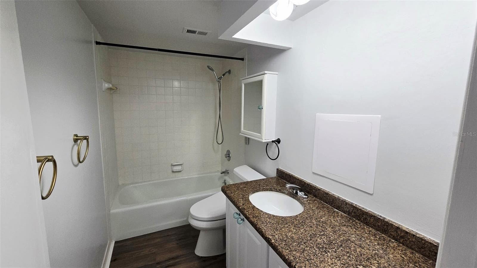 guest bath - 13626 GREENFIELD DR #201, TAMPA