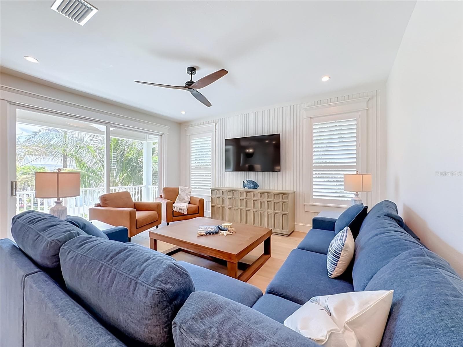 Single Family Residence at 2918 GULF DR, HOLMES BEACH, photo 7 of 92