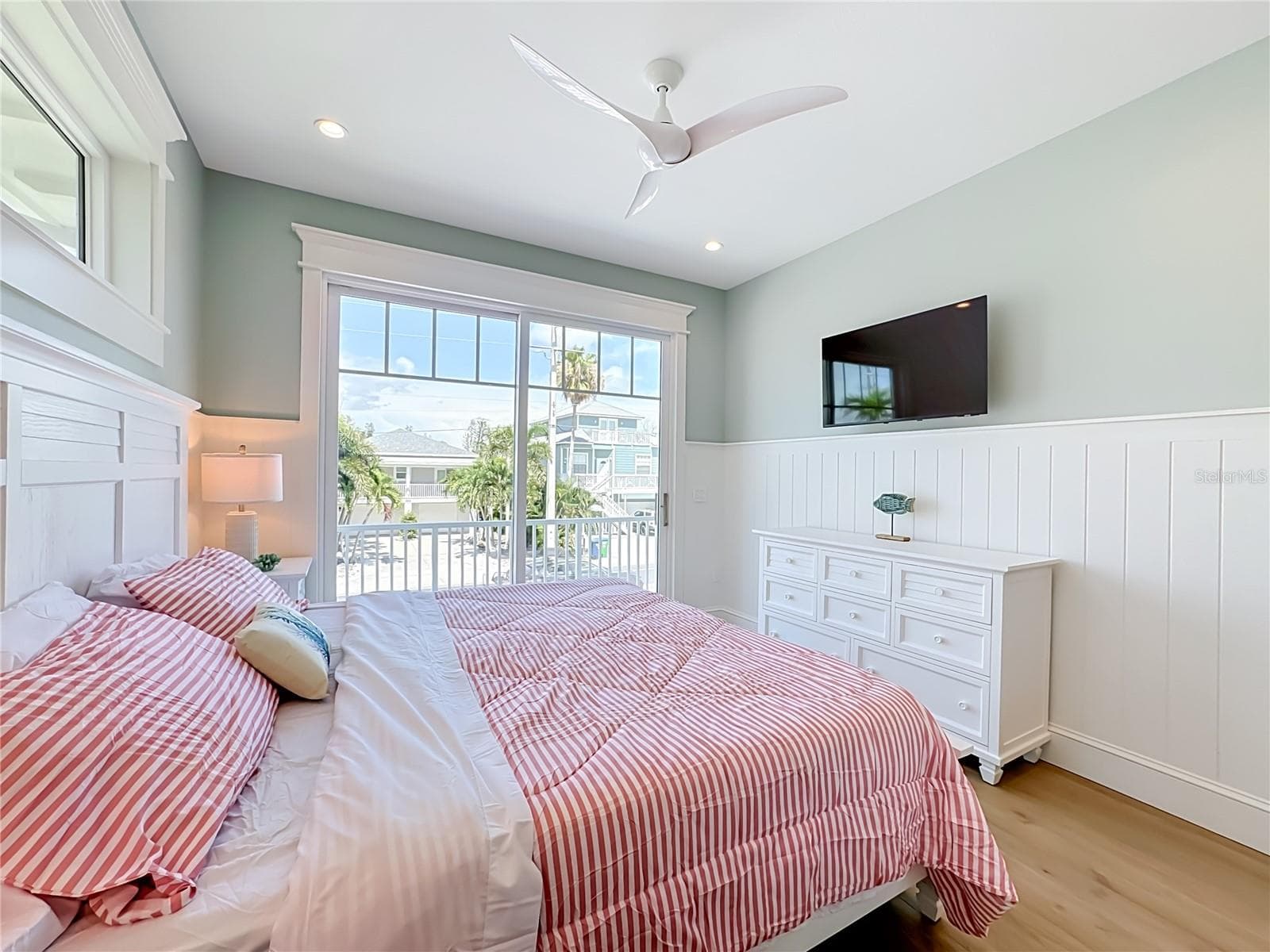 Single Family Residence at 2918 GULF DR, HOLMES BEACH, photo 29 of 92