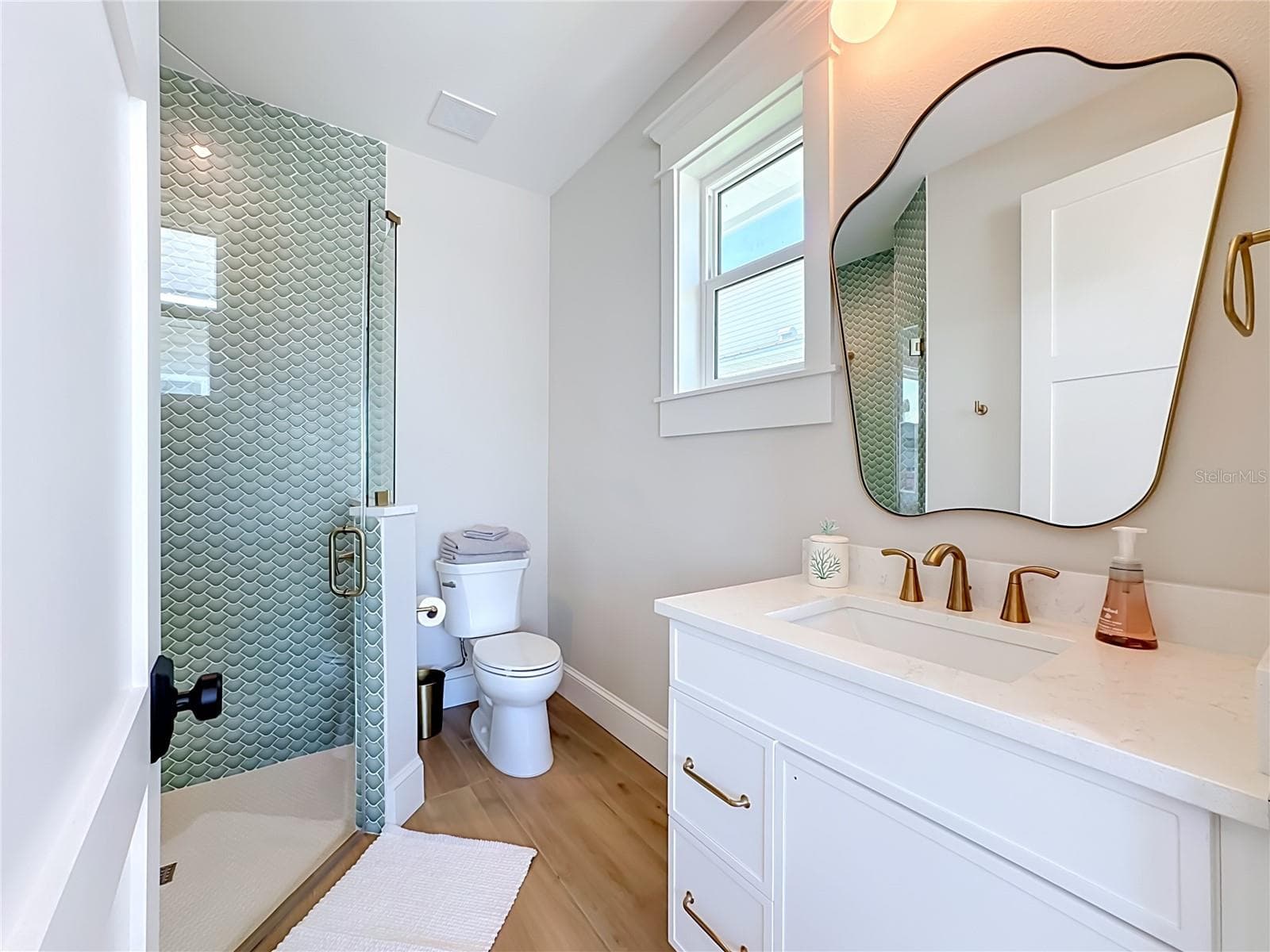 Single Family Residence at 2918 GULF DR, HOLMES BEACH, photo 32 of 92