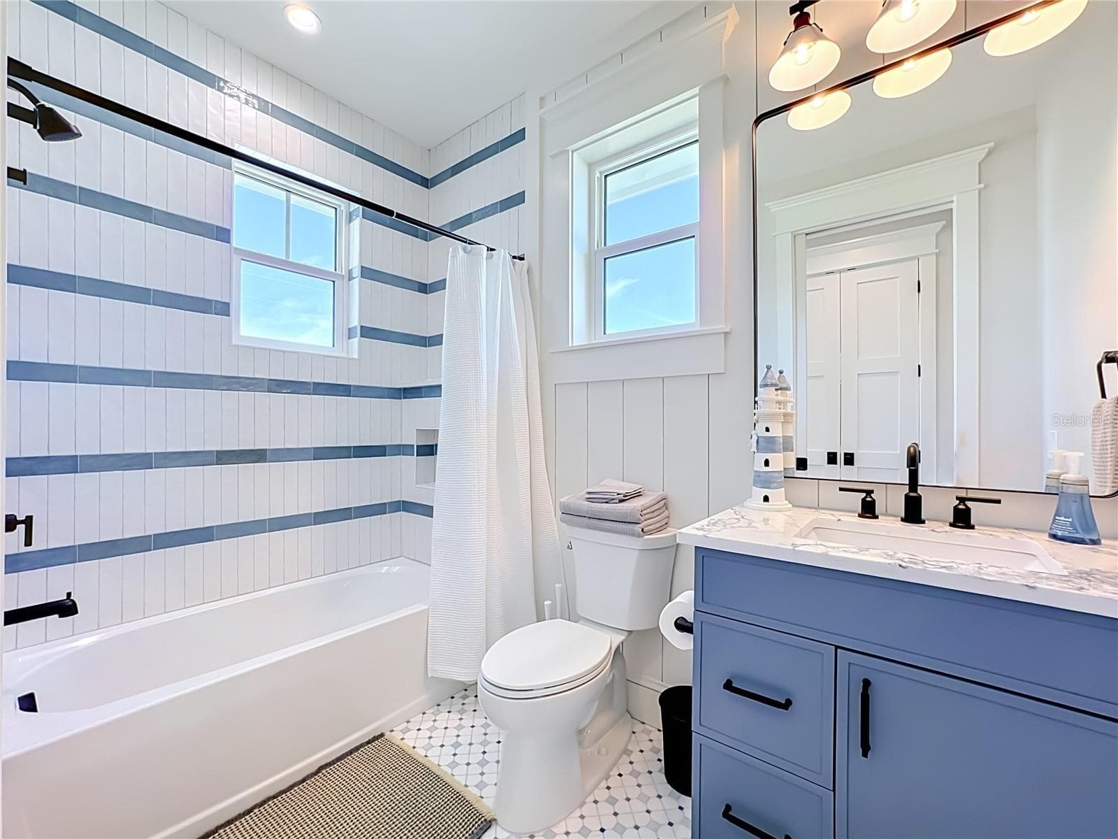 Single Family Residence at 2918 GULF DR, HOLMES BEACH, photo 37 of 92