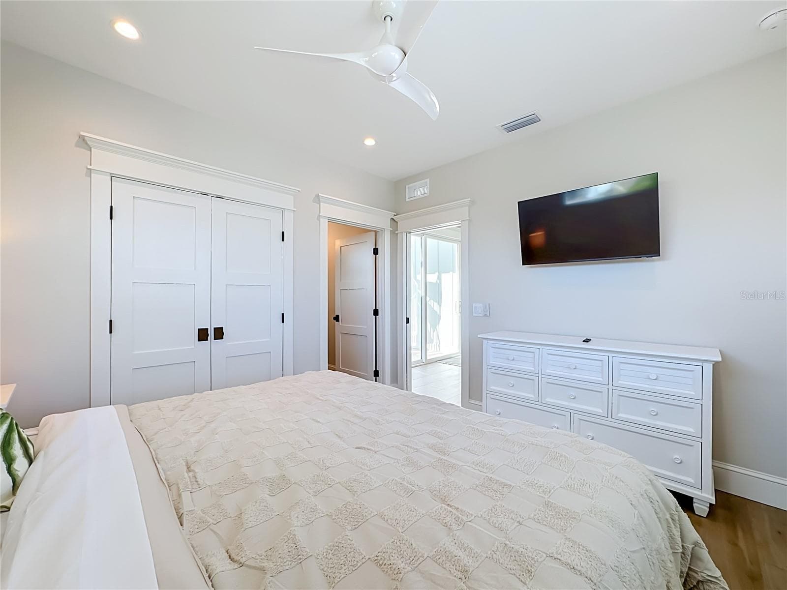 Single Family Residence at 2918 GULF DR, HOLMES BEACH, photo 46 of 92