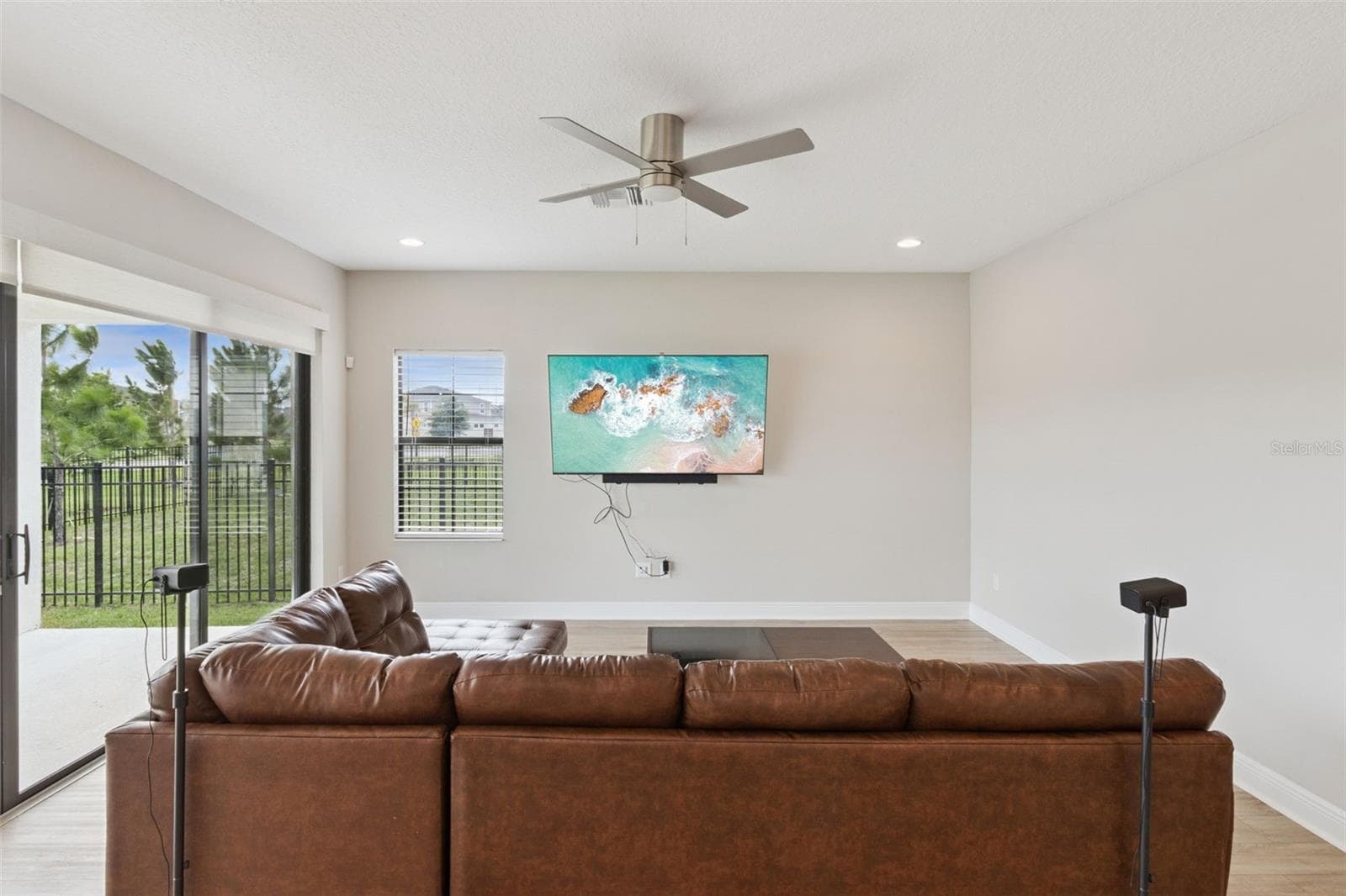 Single Family Residence at 14825 PADDOCK POND AVE, LITHIA, photo 11 of 59