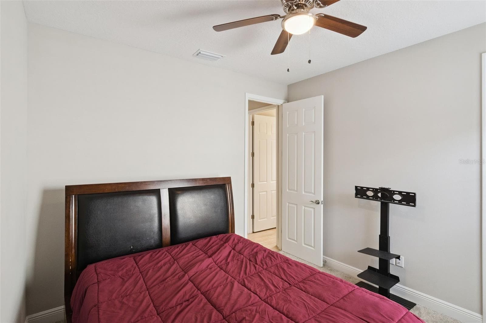 Single Family Residence at 14825 PADDOCK POND AVE, LITHIA, photo 24 of 59