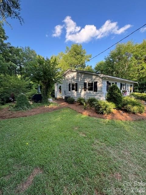 Left Side View - 606 N Pine Lane, Wadesboro