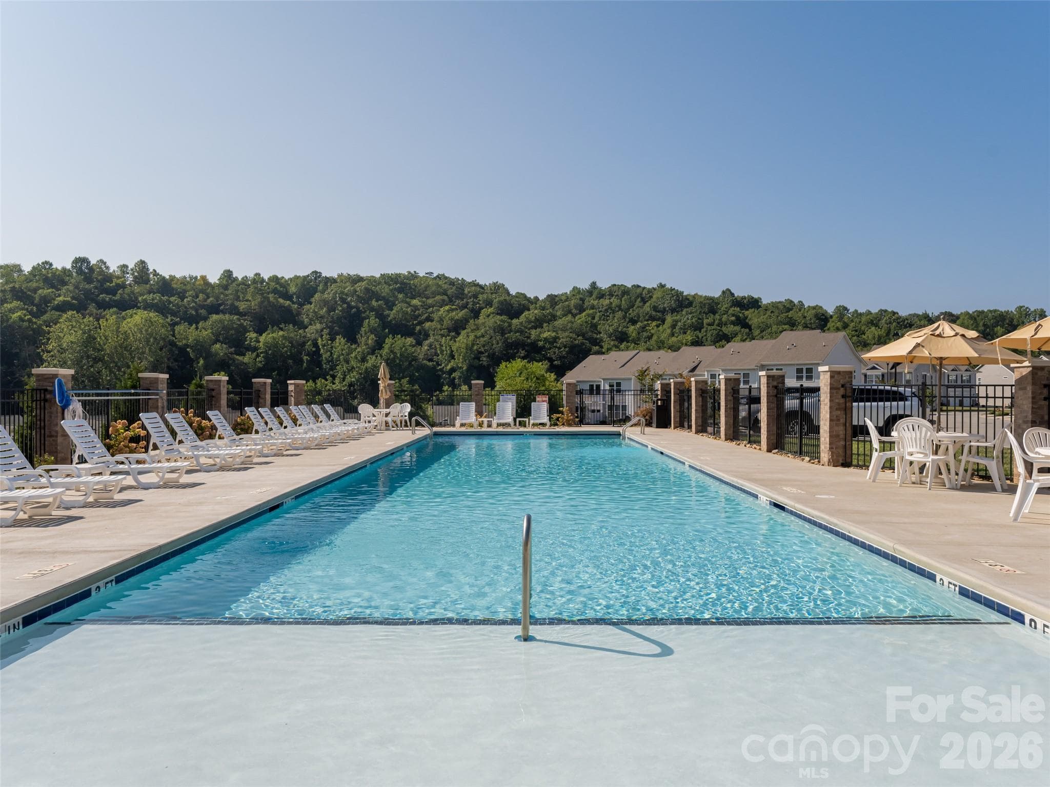 Community pool! - Asheville