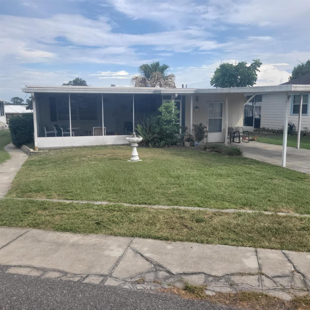 1403 LAKEVIEW DR