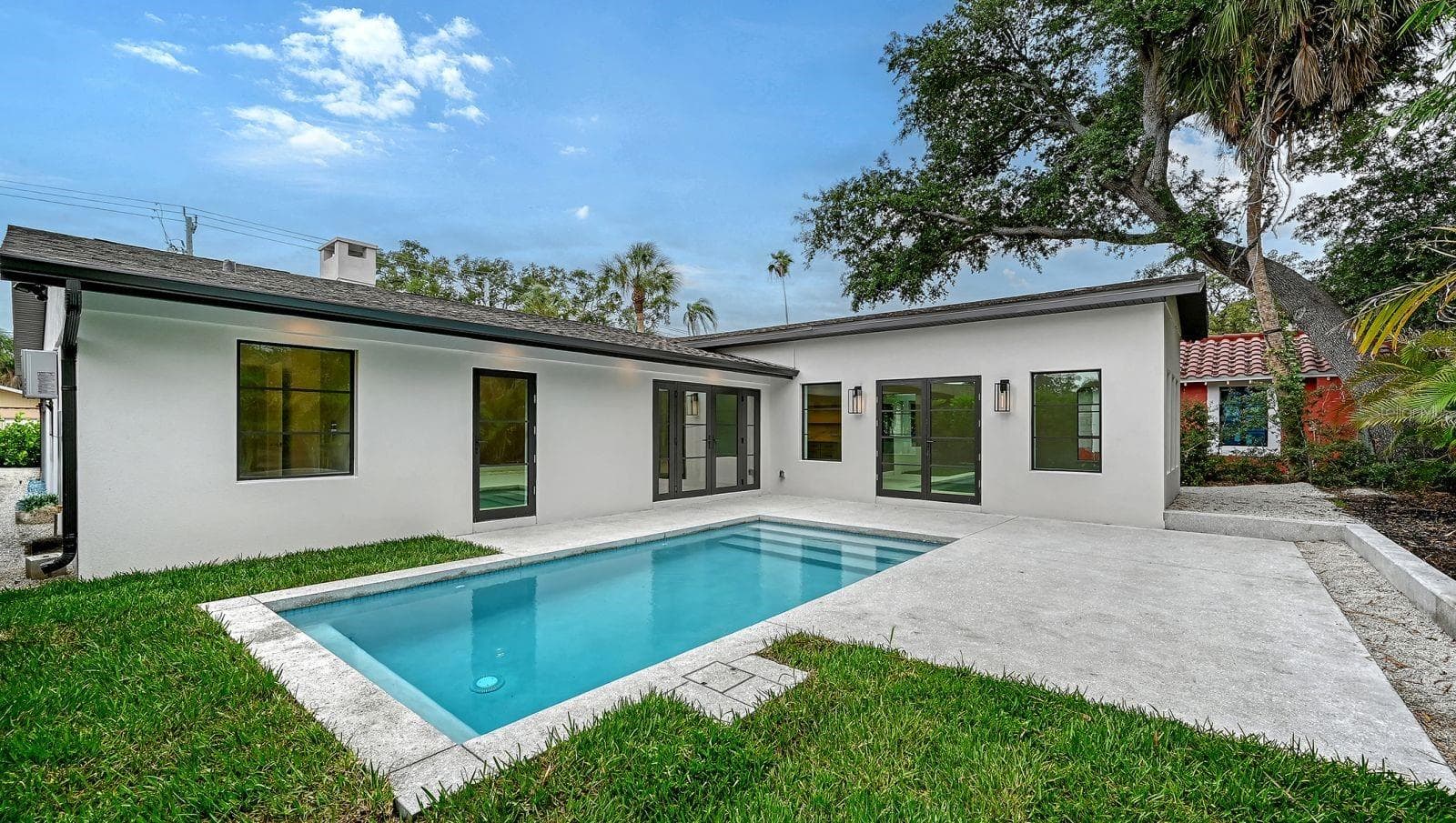 Single Family Residence at 1041 INDIAN BEACH DR, SARASOTA, photo 24 of 29