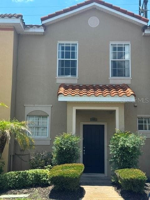 418 MONROE CIR