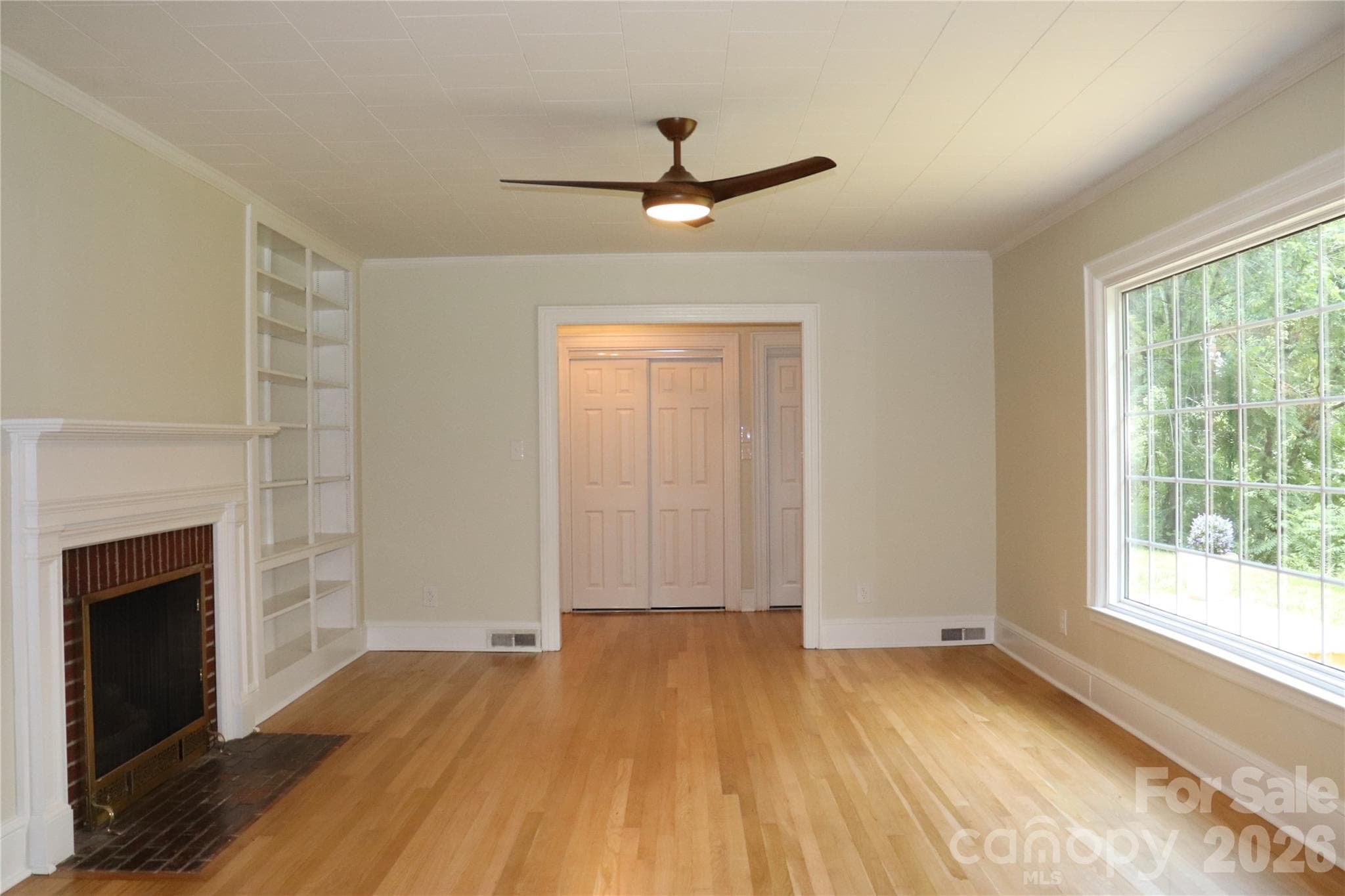 Single Family Residence at Lenoir, photo 10 of 48
