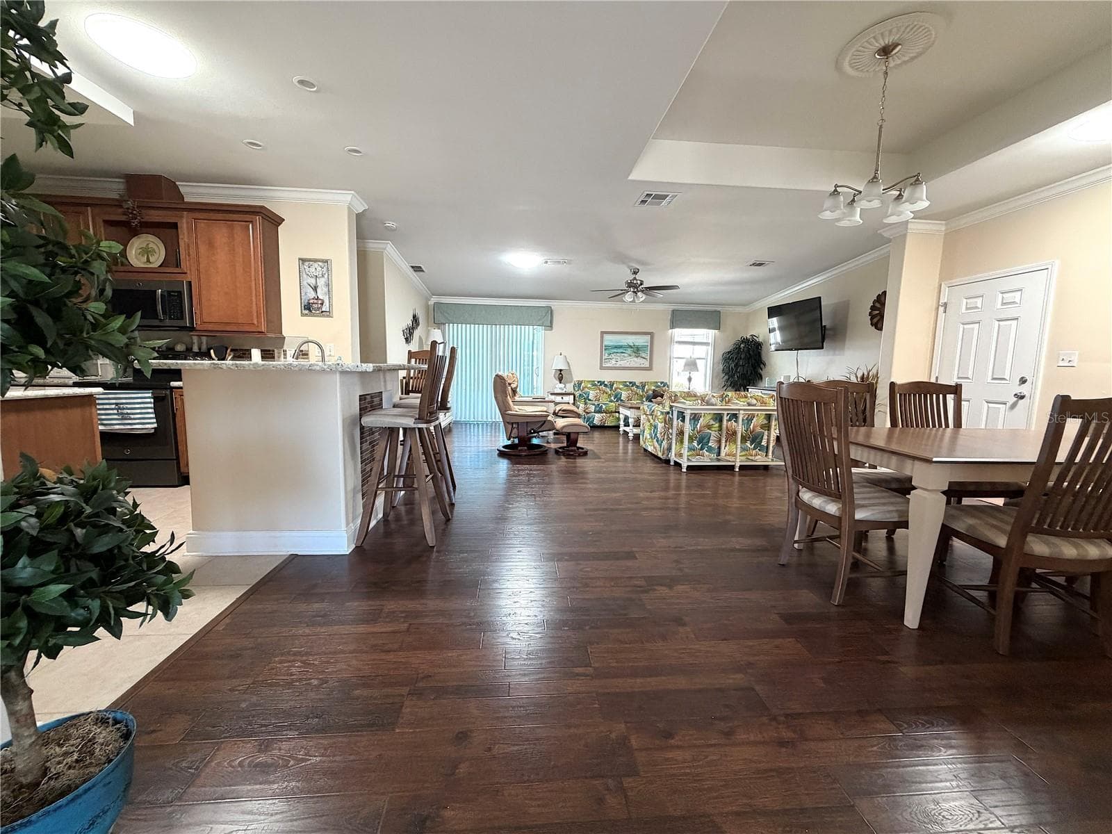 Manufactured Home at 602 CAREFREE, VENICE, photo 9 of 29