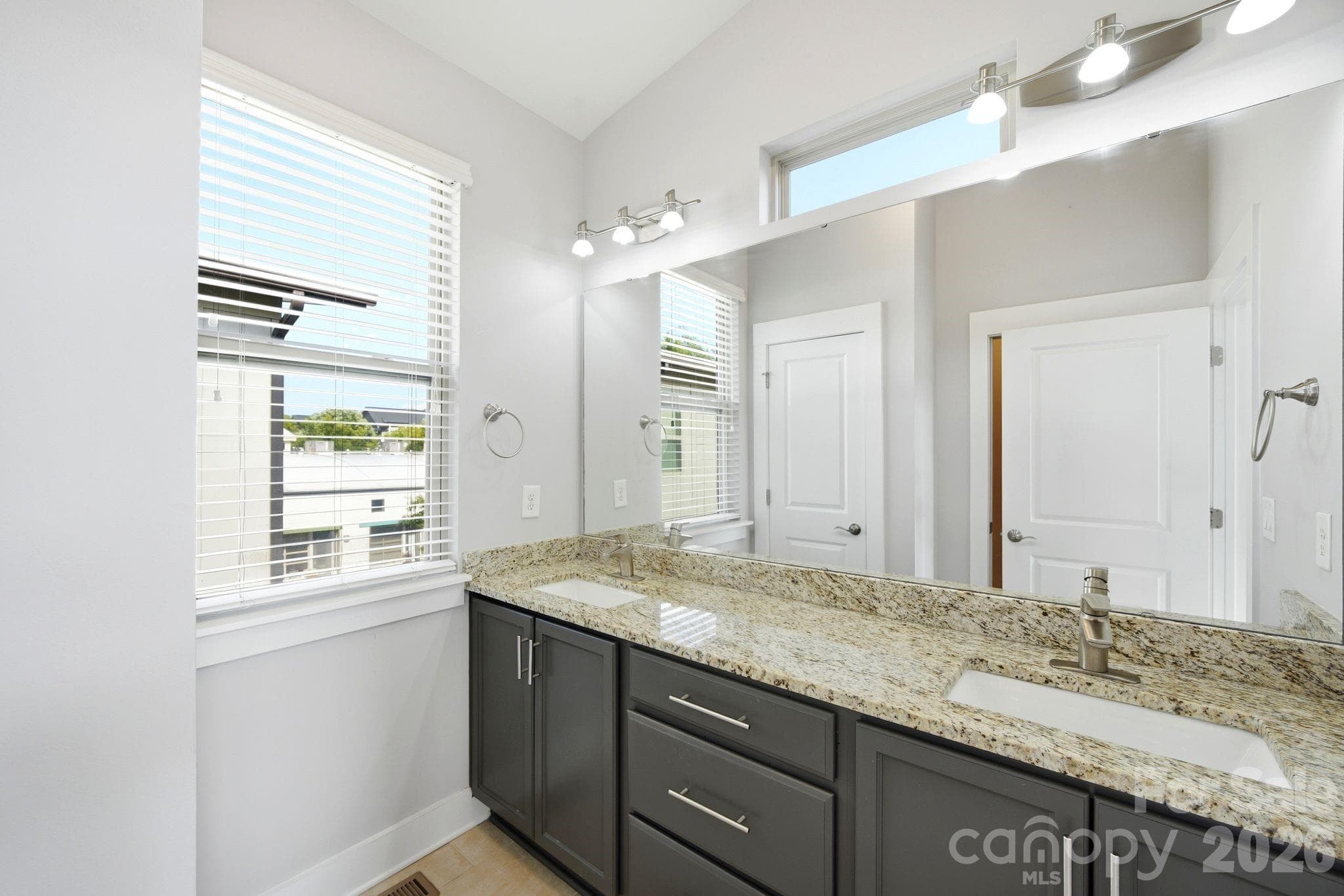 Primary bath w/double sinks - 923 Warren Burgess Lane, Charlotte