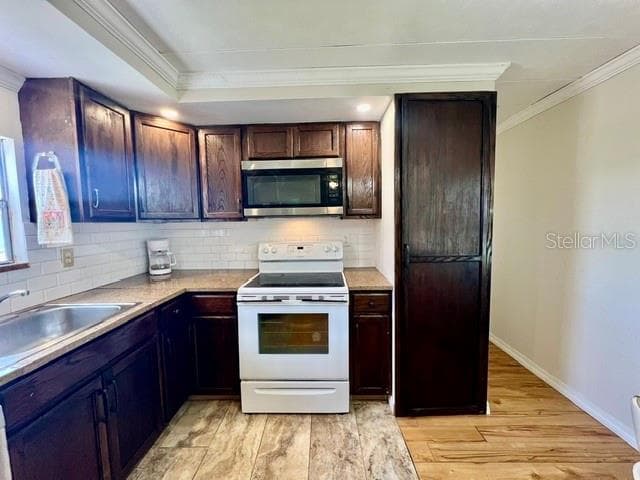 Mobile Home at 10818 FREEDOM DR, PORT RICHEY, photo 11 of 52
