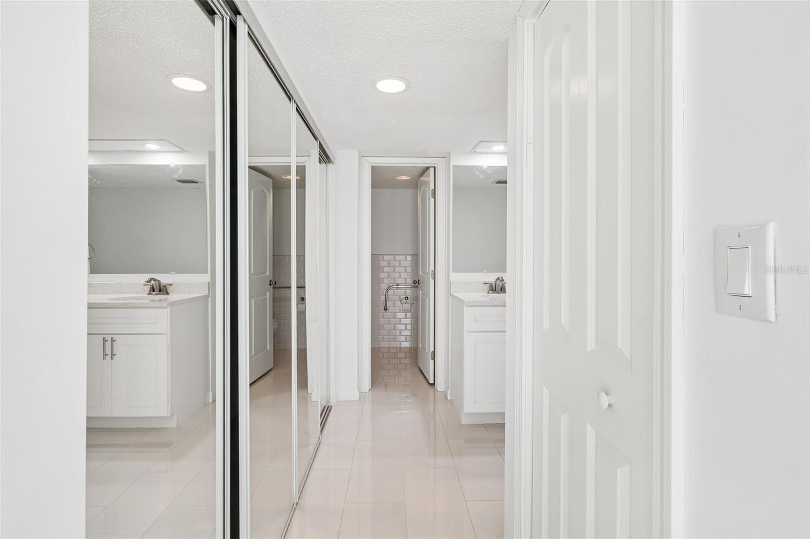 Condominium at 450 TREASURE ISLAND CSWY #106, TREASURE ISLAND, photo 22 of 49