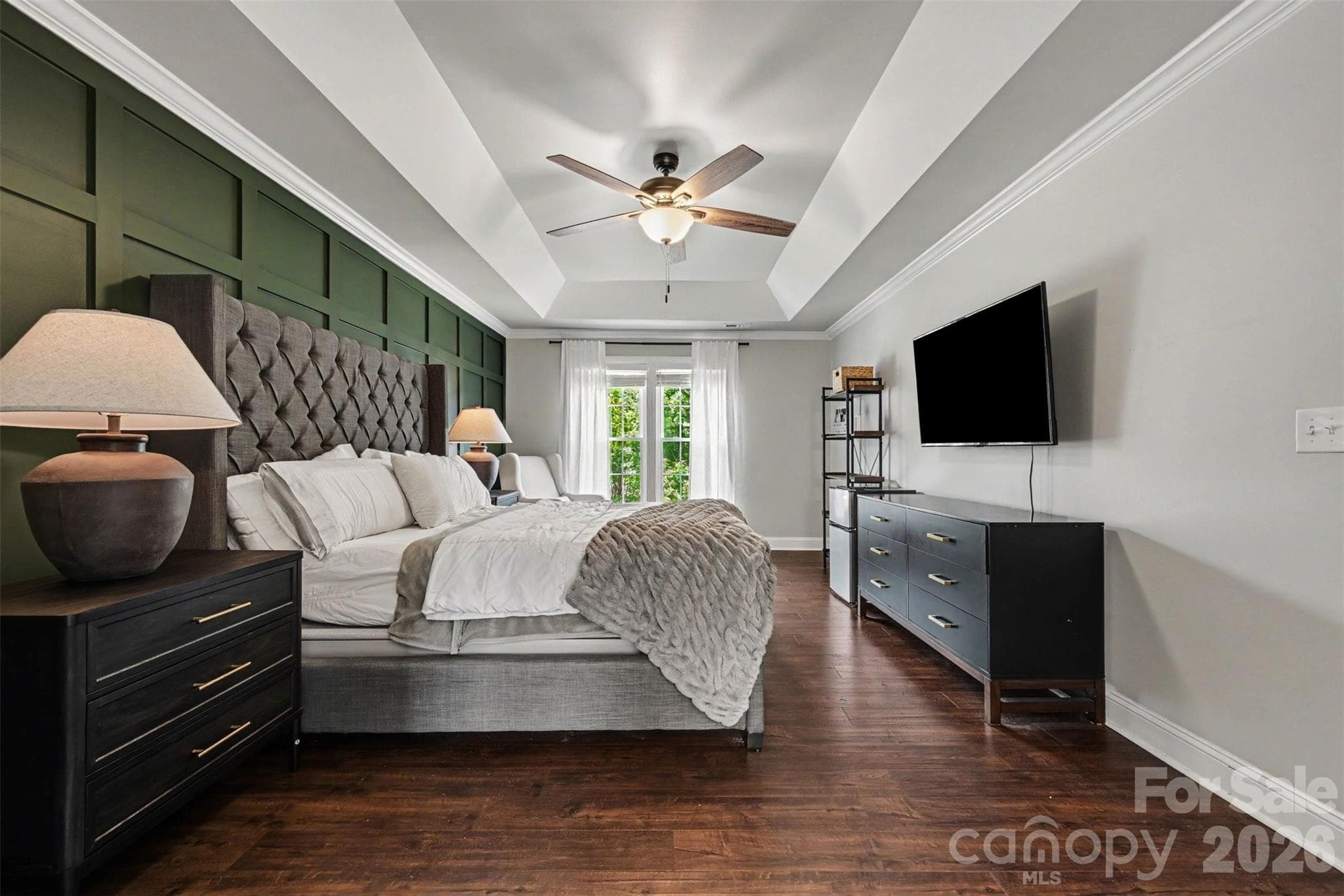 Upper primary bedroom with beautiful accent wall! - 2442 Smith Cove Road, Denver