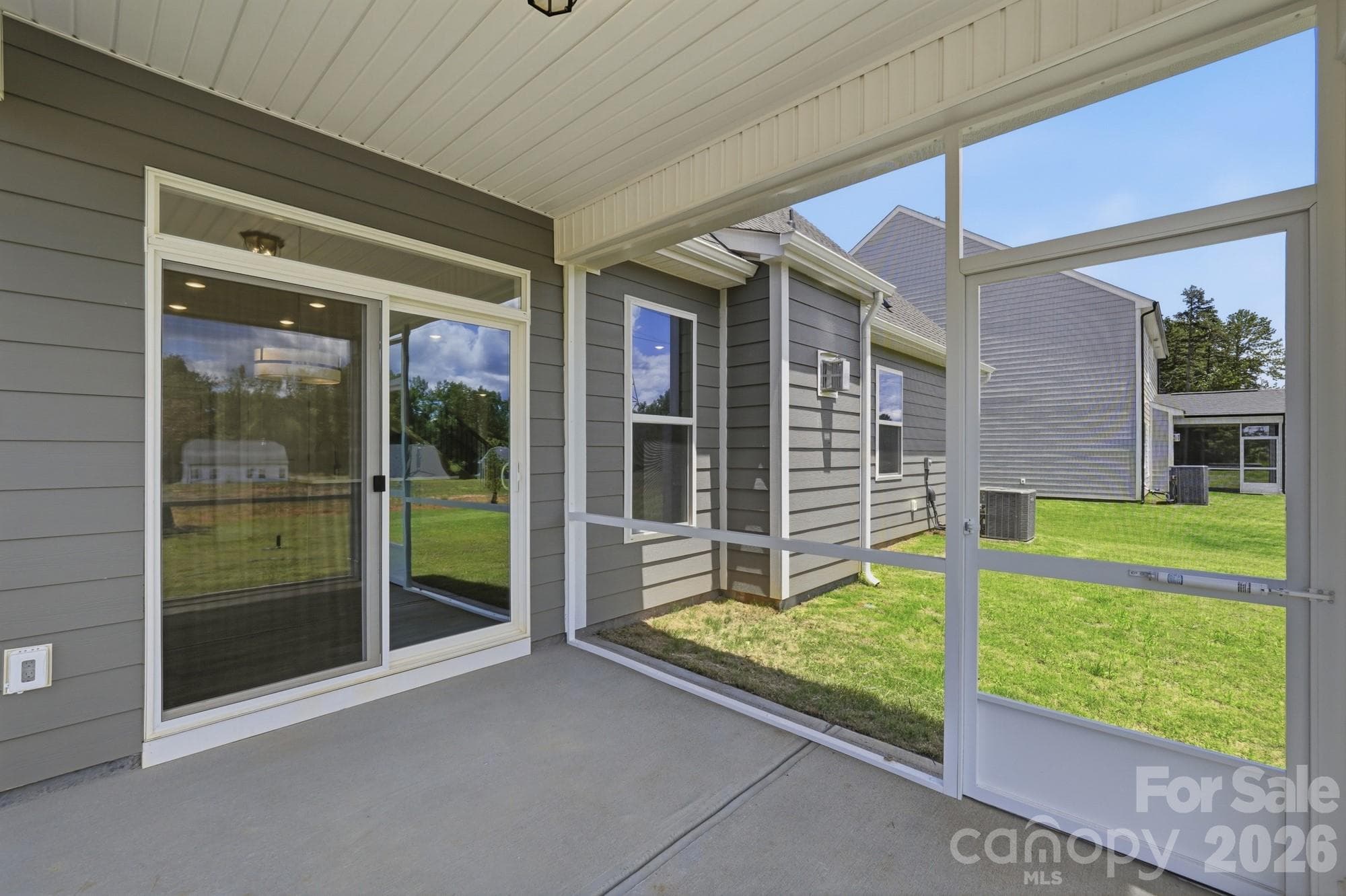 Screened porch - 15216 First Broad Drive, Huntersville