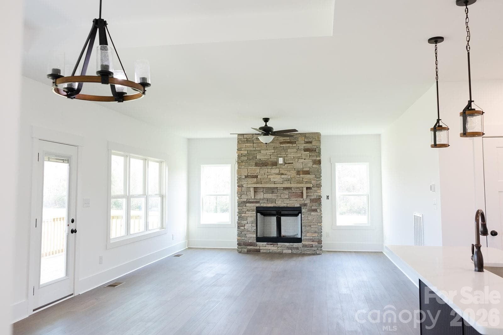 Single Family Residence at 573 Hopes Corner Drive, York, photo 3 of 35