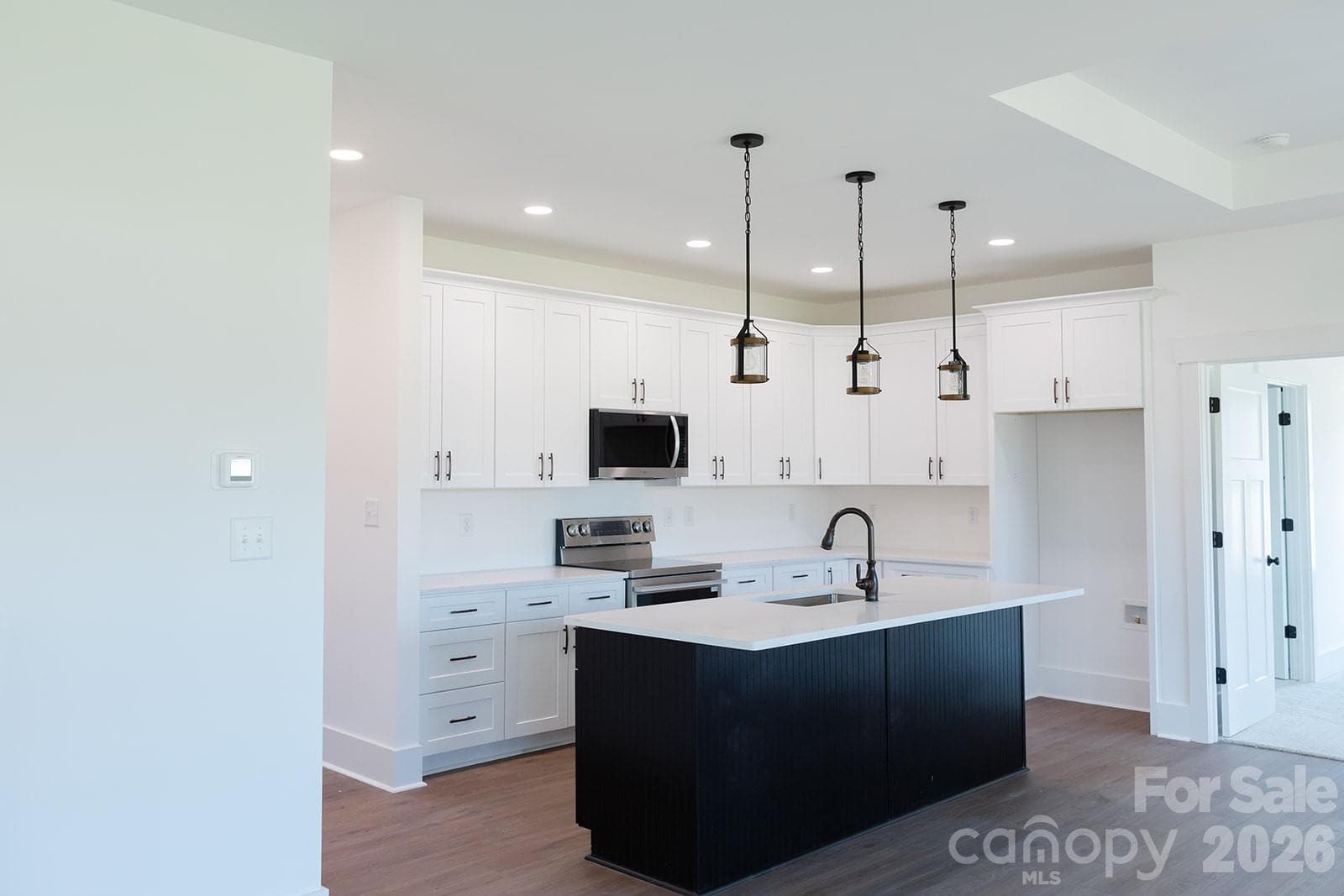 Single Family Residence at 573 Hopes Corner Drive, York, photo 6 of 35