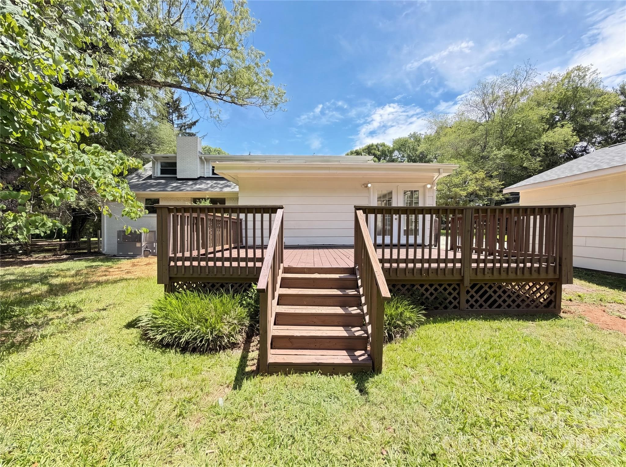 Single Family Residence at 11932 Idlewild Road, Matthews, photo 3 of 19