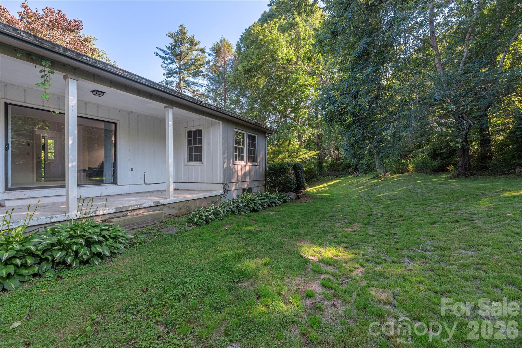 Single Family Residence at Hendersonville, photo 2 of 25