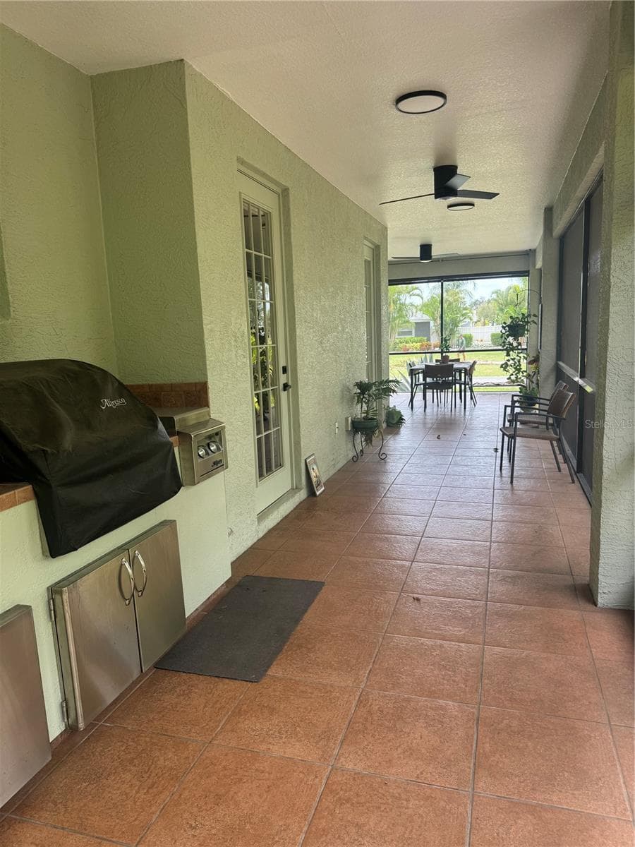 Single Family Residence at 408 TORTUGA DR, NOKOMIS, photo 7 of 11
