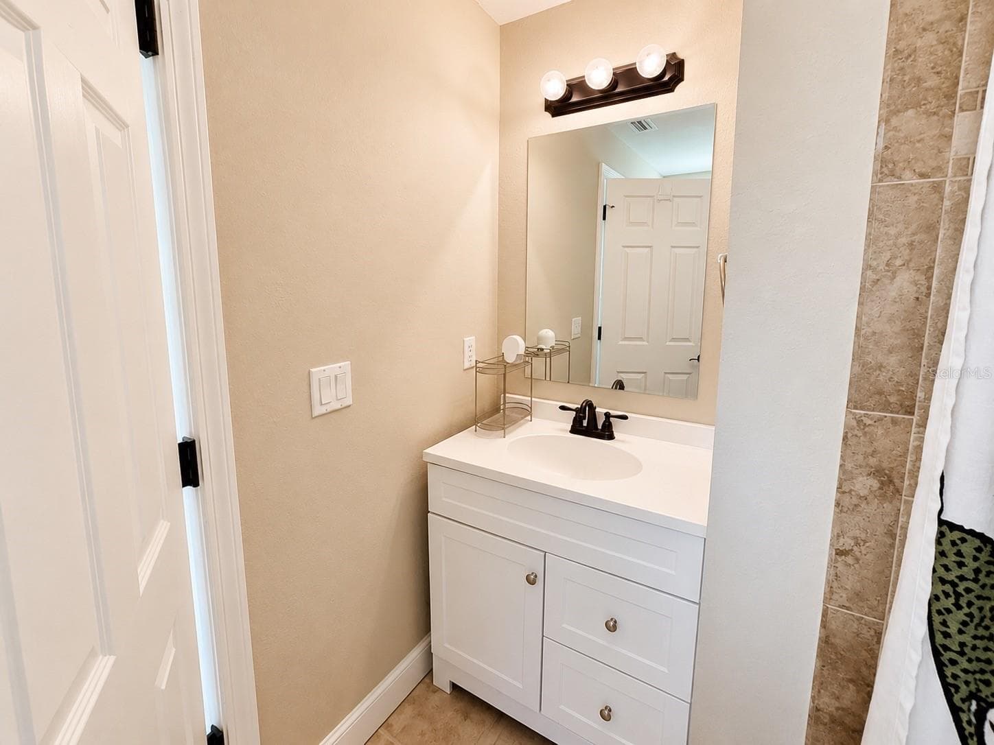 en suite bathroom - 9390 NE 16TH TER, ANTHONY
