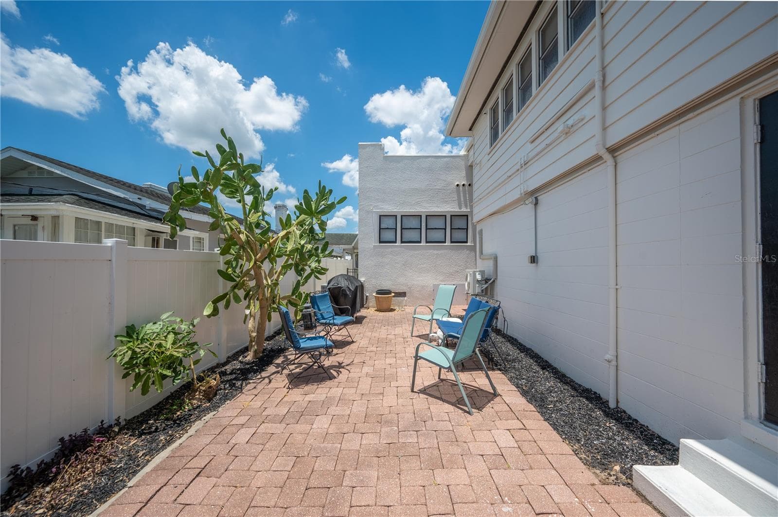 Outdoor paver patio - 1102 MELTON AVE, LAKELAND