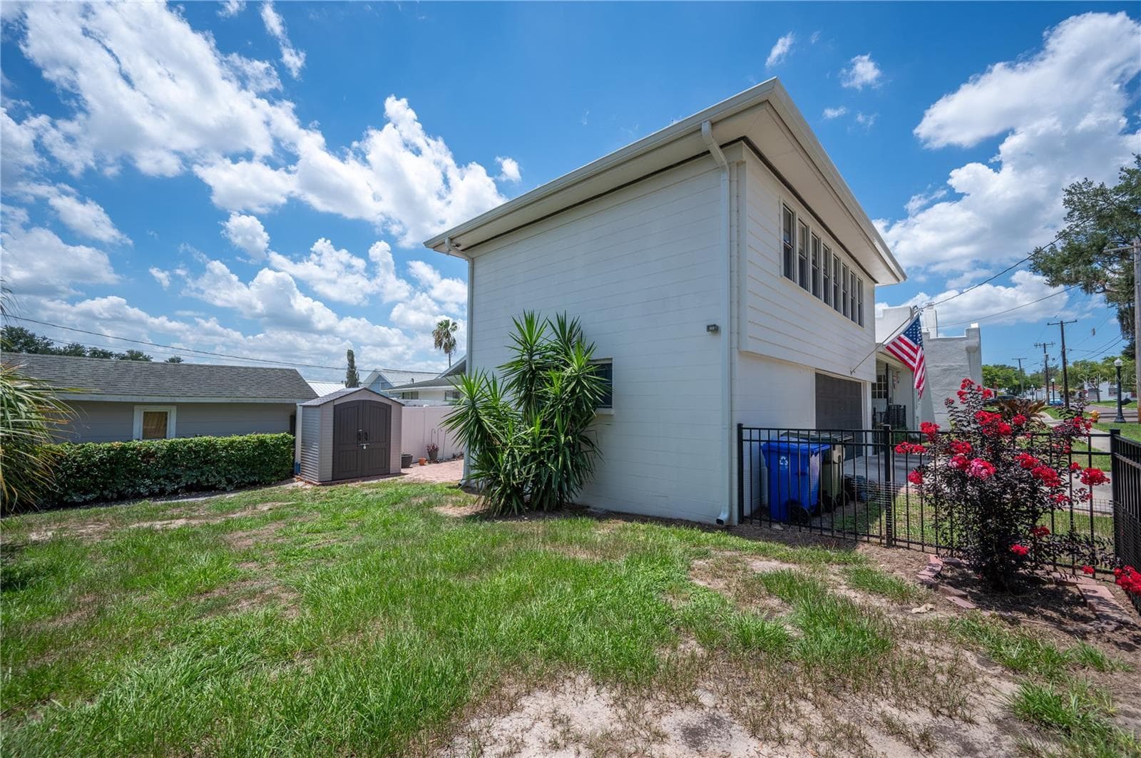 Fully fenced backyard - 1102 MELTON AVE, LAKELAND
