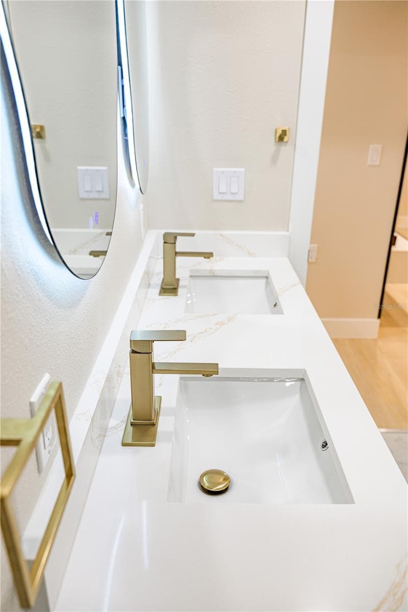 Single Family Residence at 1015 BOCA CIEGA ISLE DR, ST PETE BEACH, photo 28 of 51
