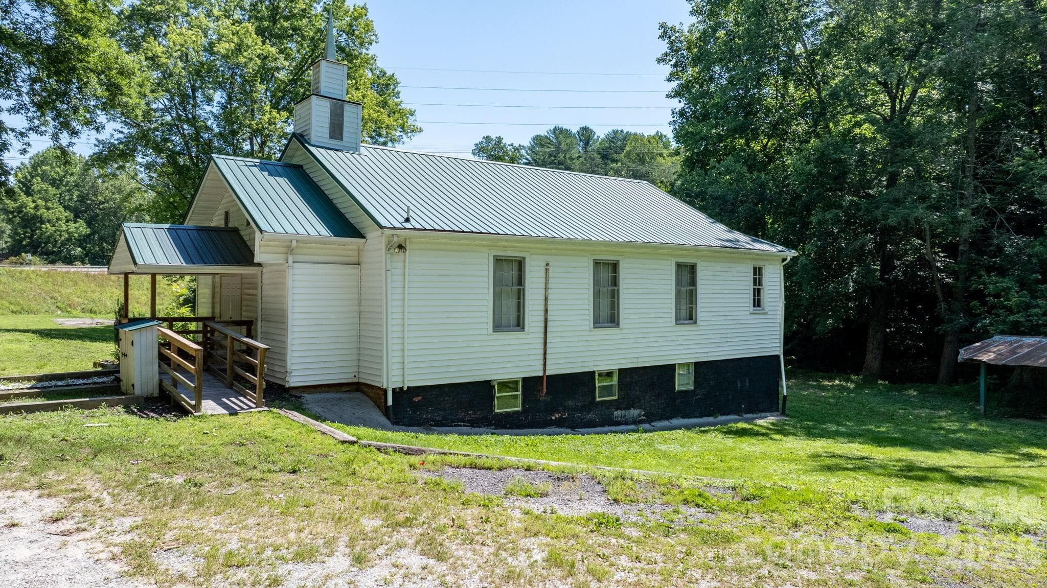 Single Family Residence at Lenoir, photo 5 of 27