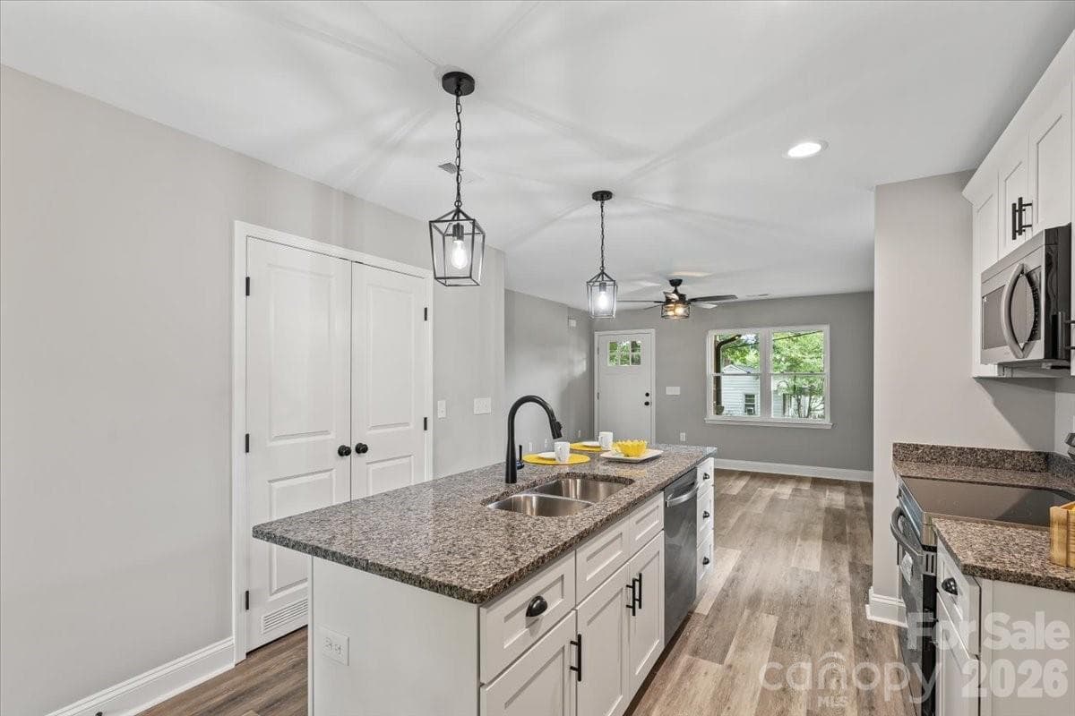 Single Family Residence at Kannapolis, photo 6 of 31