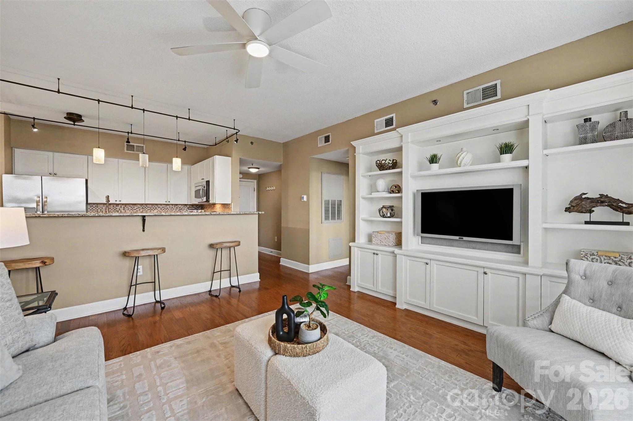 Condominium at 1315 East Boulevard, Charlotte, photo 4 of 27