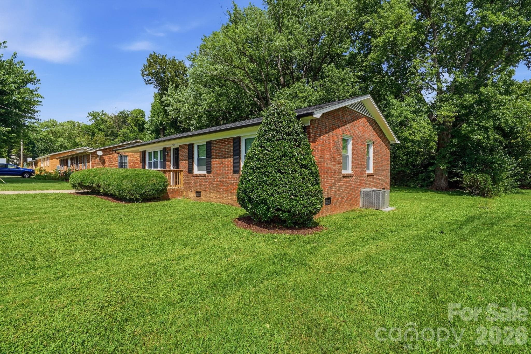 Single Family Residence at 5008 Sea Oates Lane, Bessemer City, photo 3 of 35