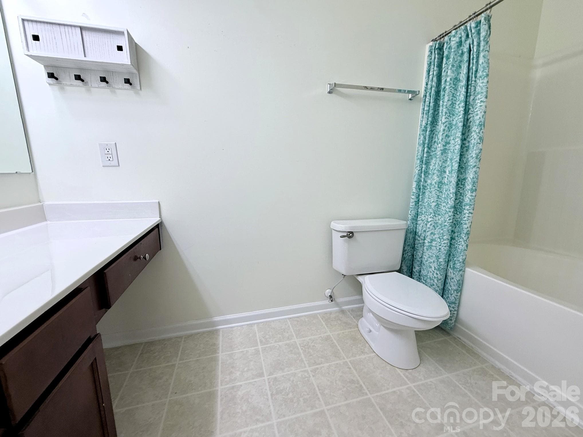 Primary Master Bath with Garden Tub - 8842 Gerren Court, Charlotte