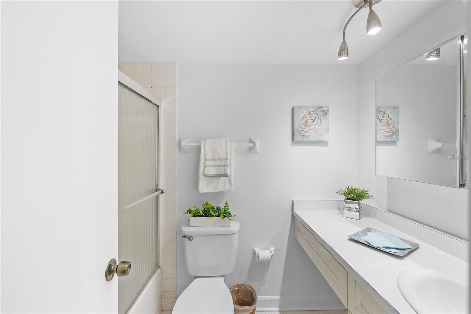 Condominium at 5095 BAY ST NE #114, ST PETERSBURG, photo 21 of 38