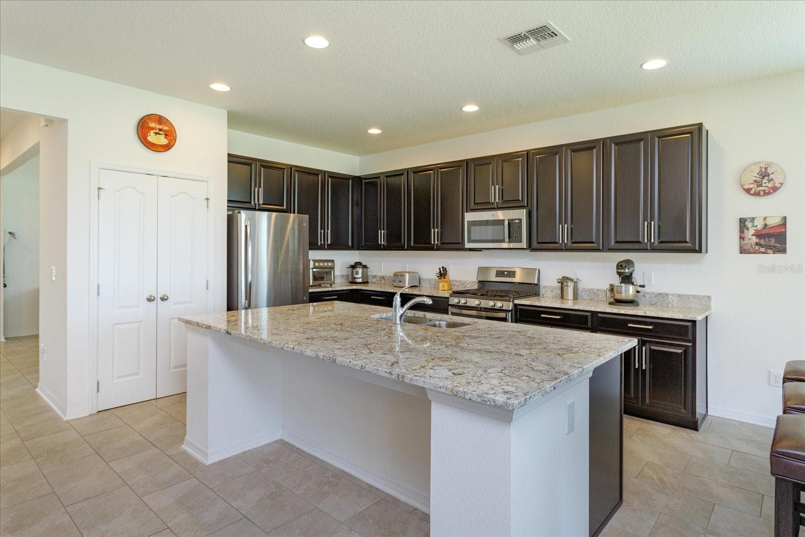 Single Family Residence at 16707 SANCTUARY DR, WINTER GARDEN, photo 4 of 22