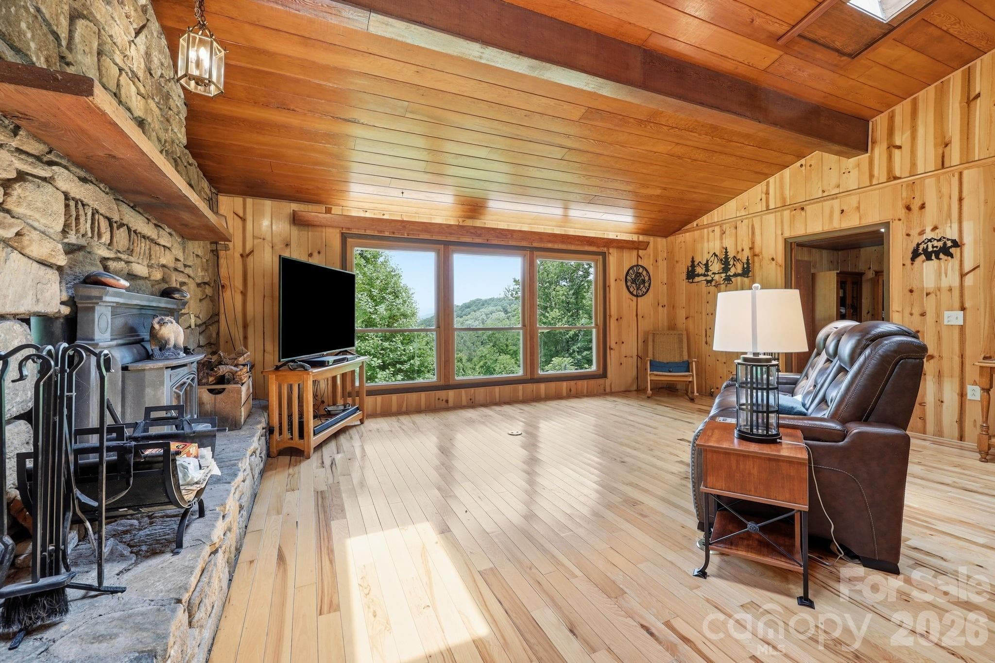 Single Family Residence at Waynesville, photo 9 of 43