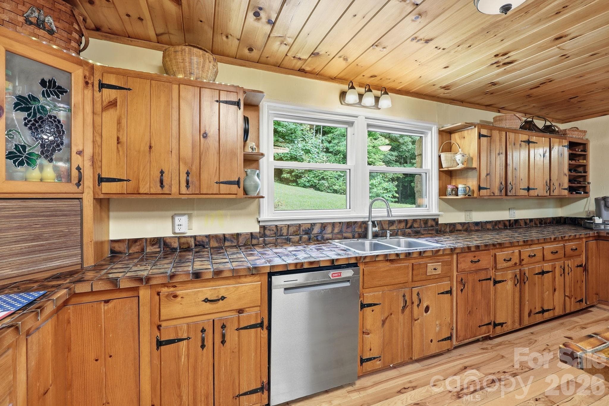 Single Family Residence at Waynesville, photo 14 of 43