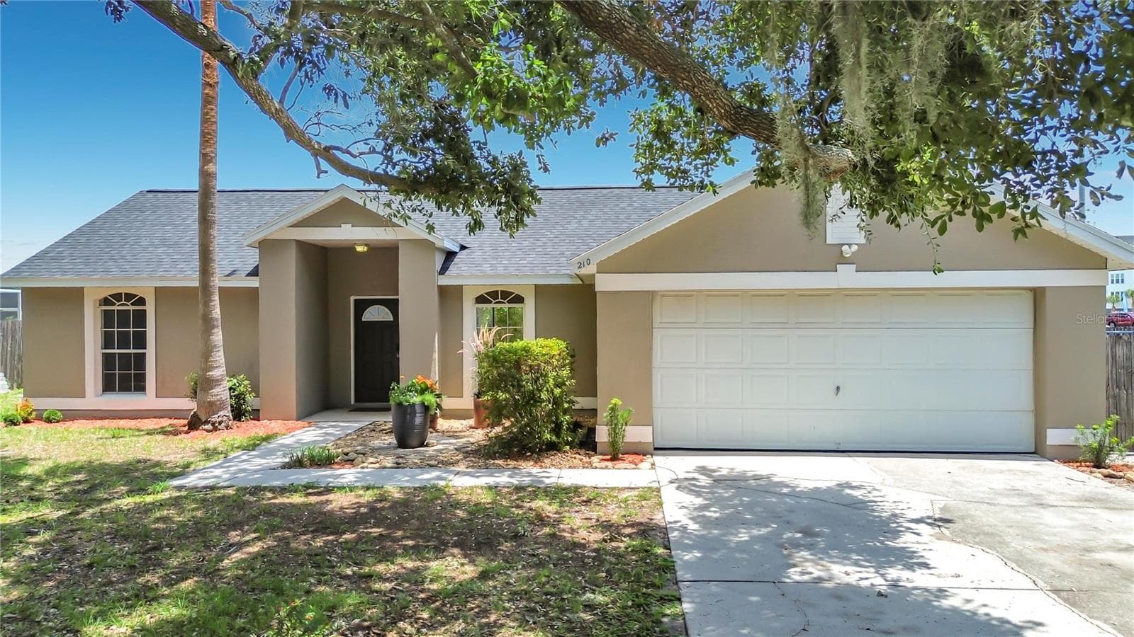 210 ROBBINS REST CIR